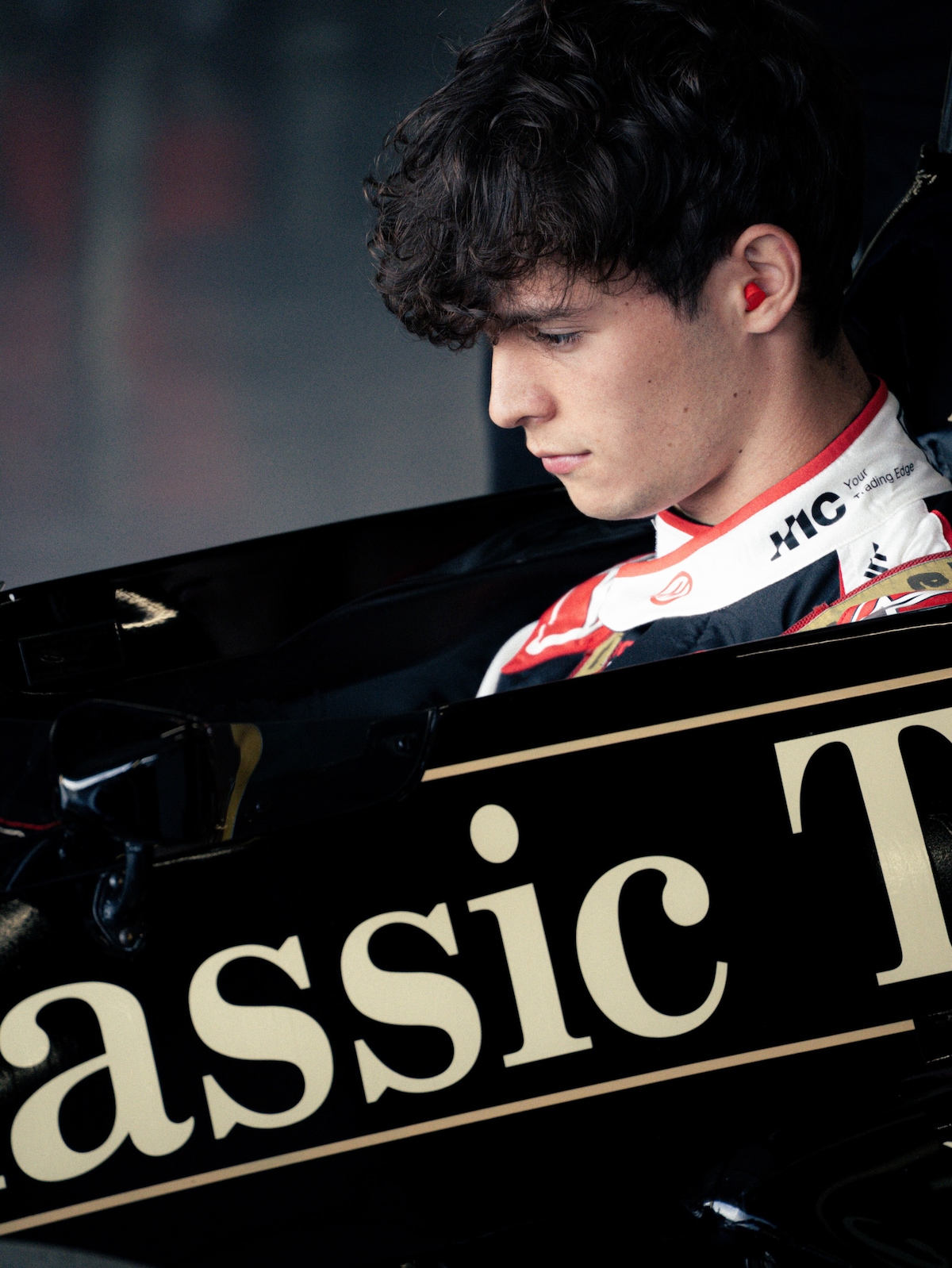 L'emozione di Bearman al volante della Lotus di Senna