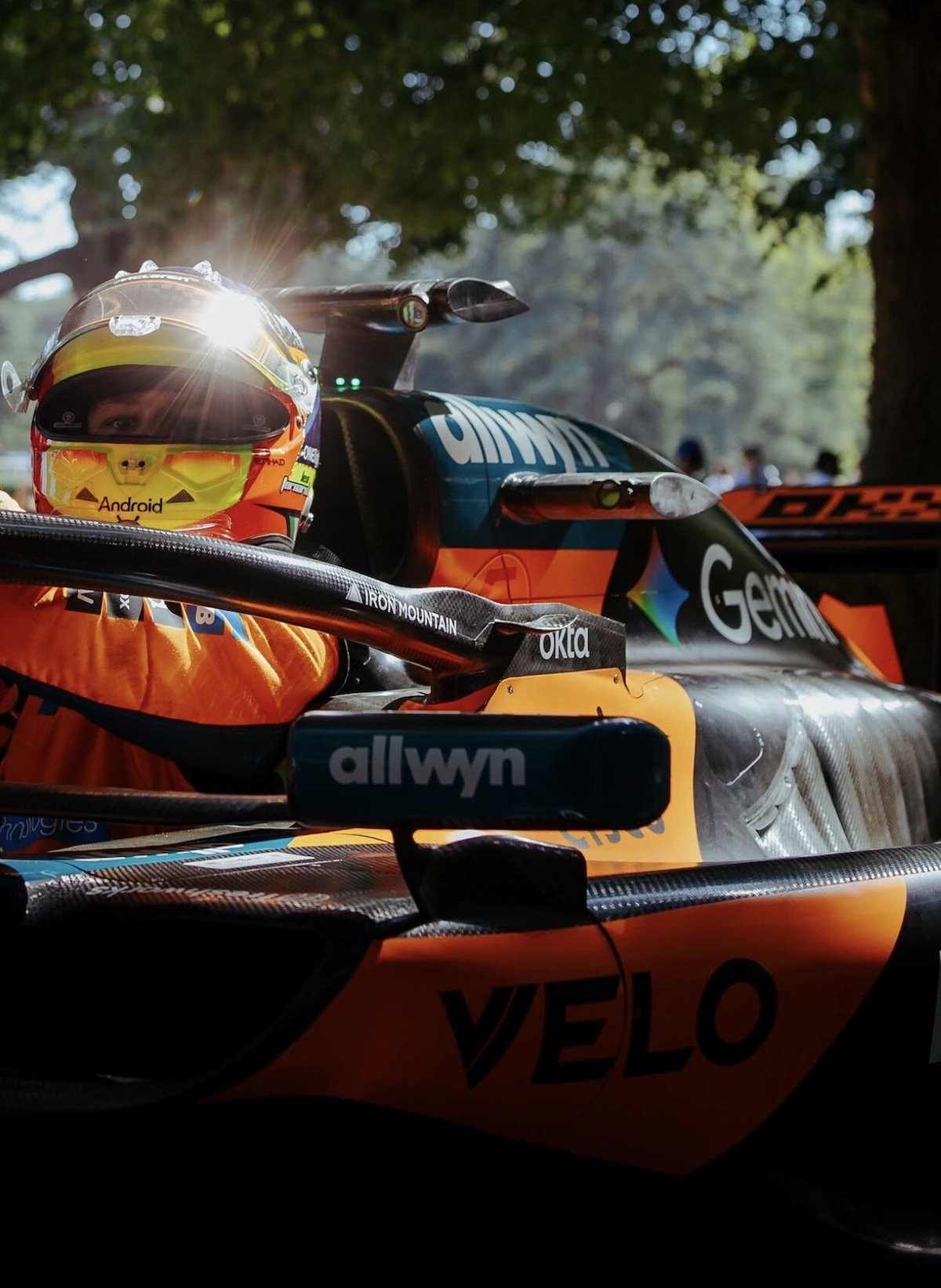 Fornaroli accende Goodwood al volante della McLaren