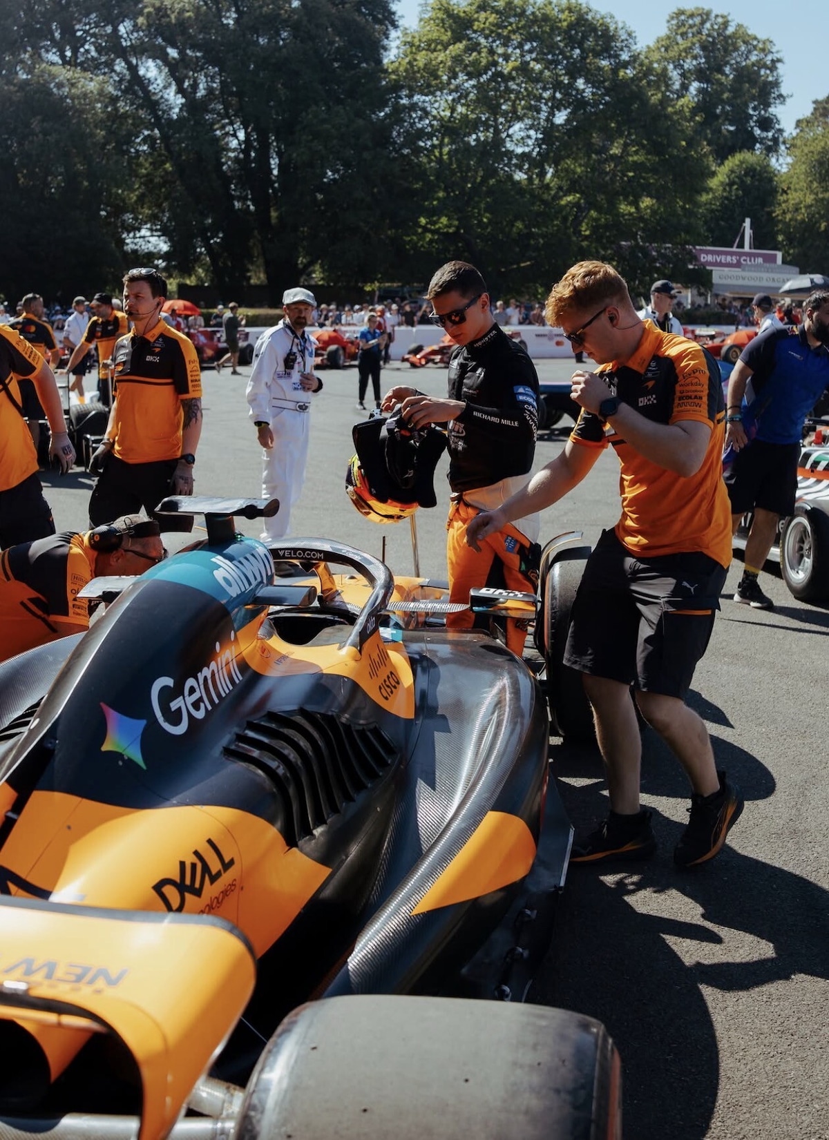 Fornaroli accende Goodwood al volante della McLaren