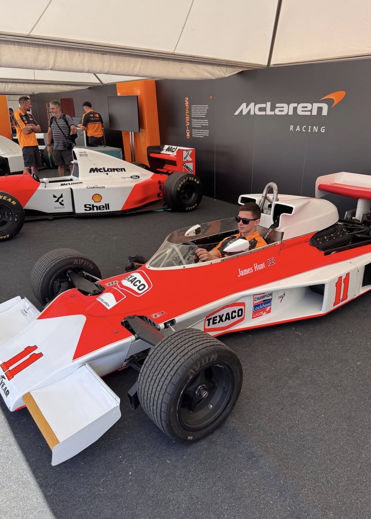 Fornaroli accende Goodwood al volante della McLaren