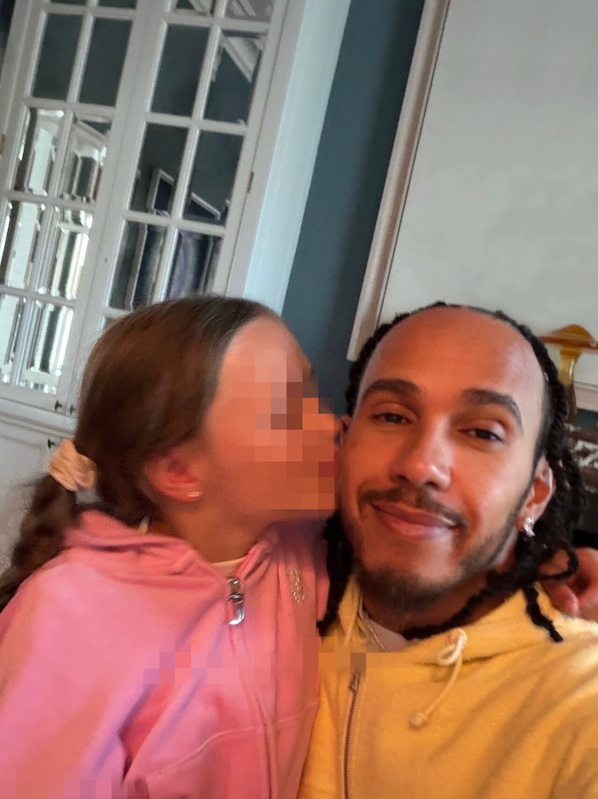 Hamilton, il tempo libero tra fidanzata e famiglia
