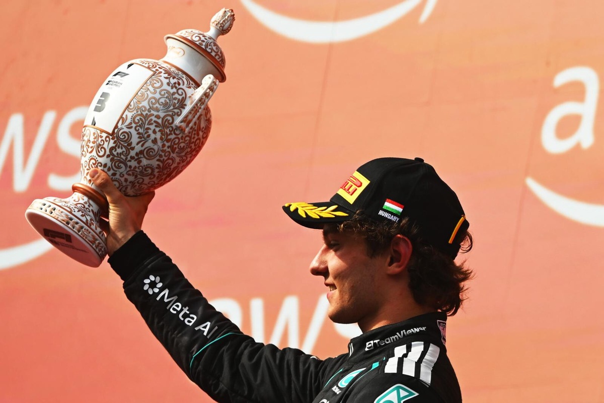 Il podio in Ungheria. La festa dei due campioni iridati e Antonelli