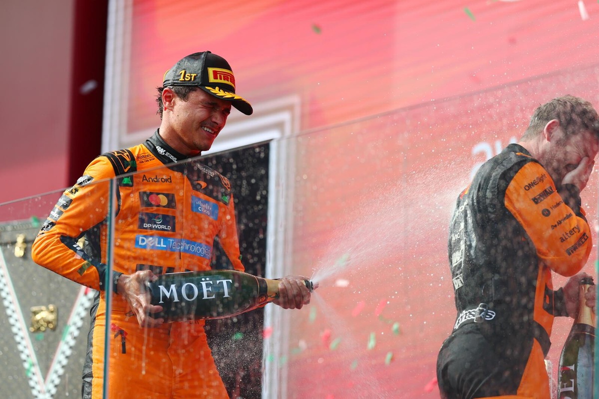 Il podio in Ungheria. La festa dei due campioni iridati e Antonelli