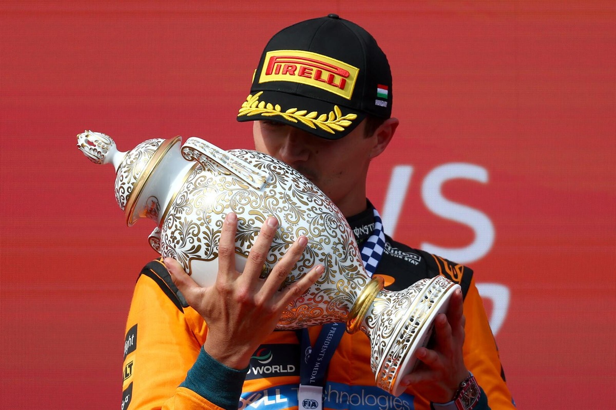 Il podio in Ungheria. La festa dei due campioni iridati e Antonelli