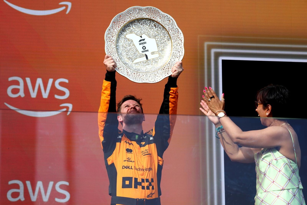 Il podio in Ungheria. La festa dei due campioni iridati e Antonelli