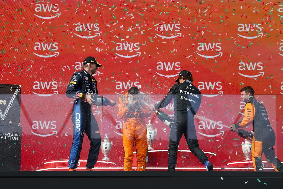Il podio in Ungheria. La festa dei due campioni iridati e Antonelli