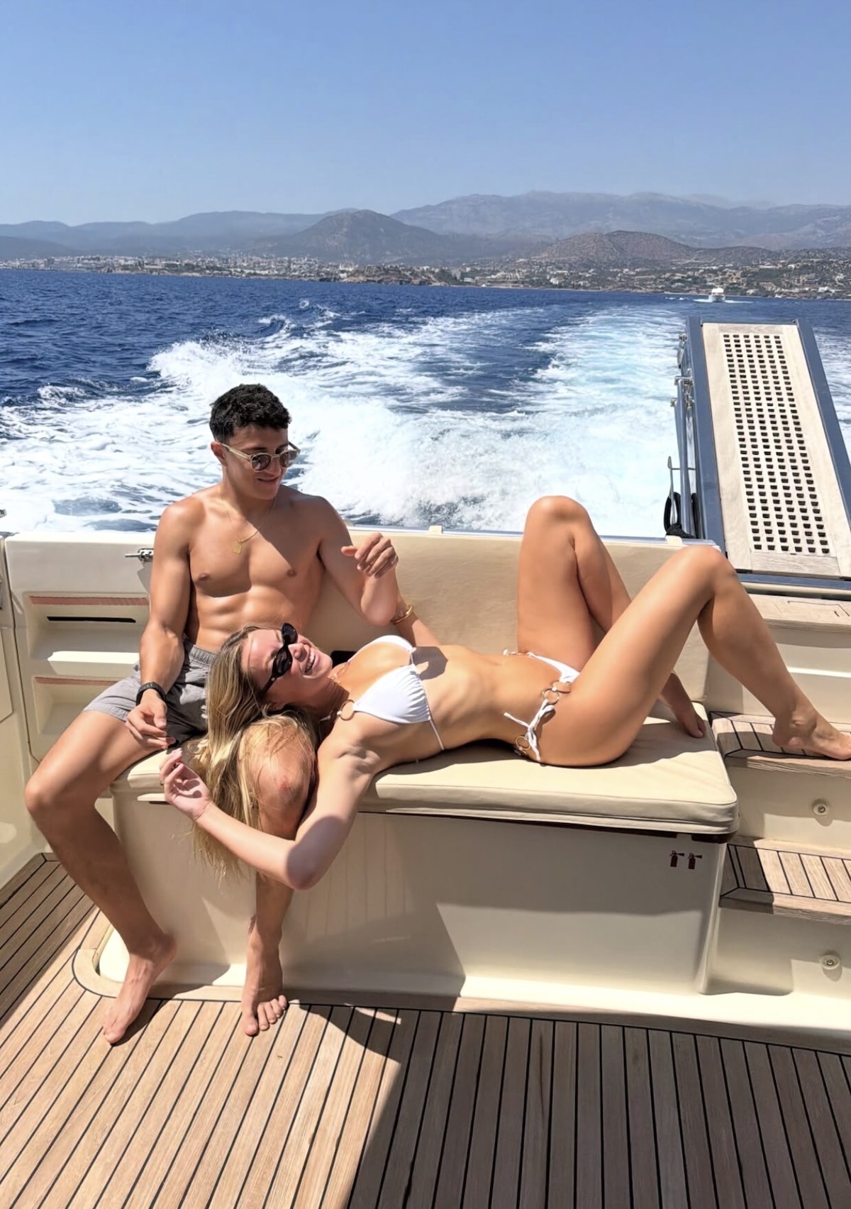 Piloti e fidanzate: le coppie più belle tra vacanze estive e weekend di gara