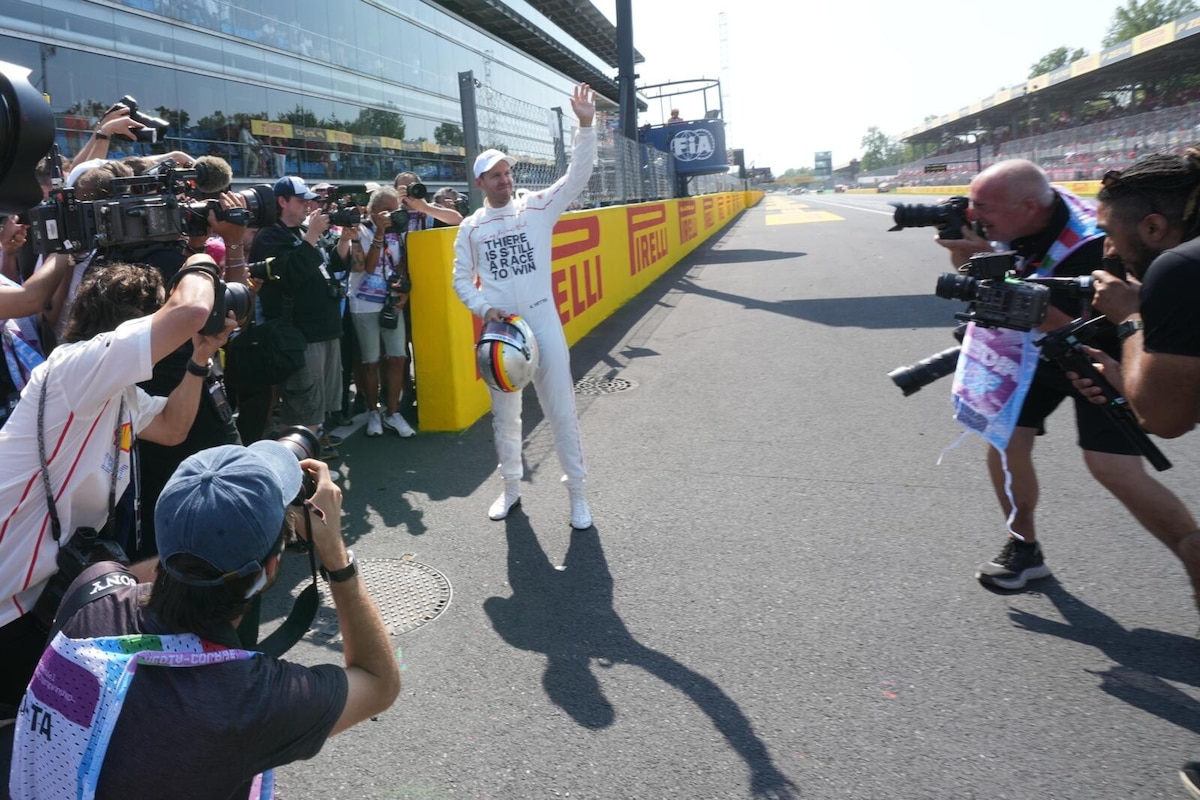 Vettel dà spettacolo a Monza con la Ferrari di Schumacher
