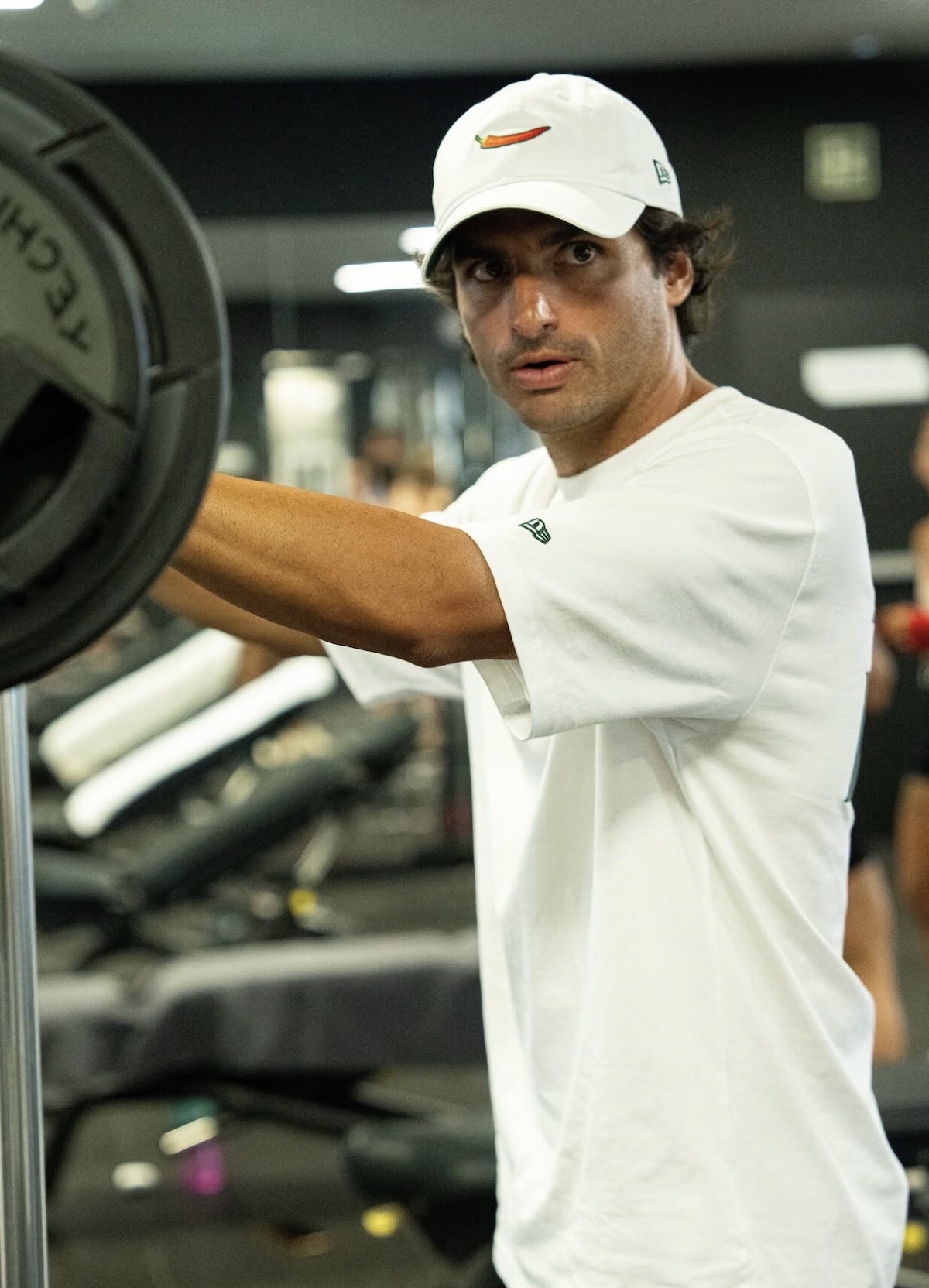 Carlos Sainz presenta TEAM FIFTY5, la collezione dedicata a Madrid