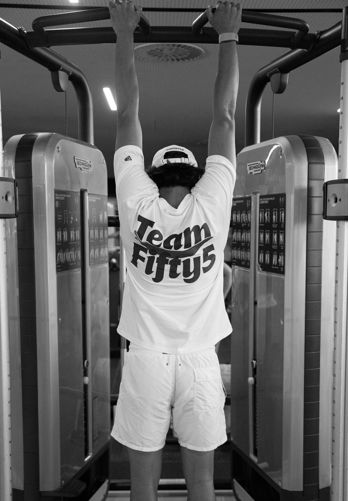 Carlos Sainz presenta TEAM FIFTY5, la collezione dedicata a Madrid