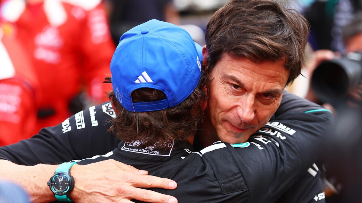 Mercedes accusata di favorire Antonelli. Wolff: "Sono solo sciocchezze"
