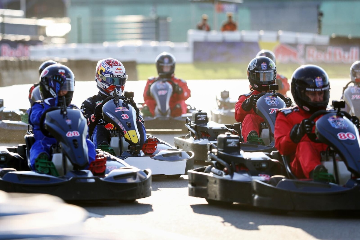 Max vs 100: l’impresa del campione olandese