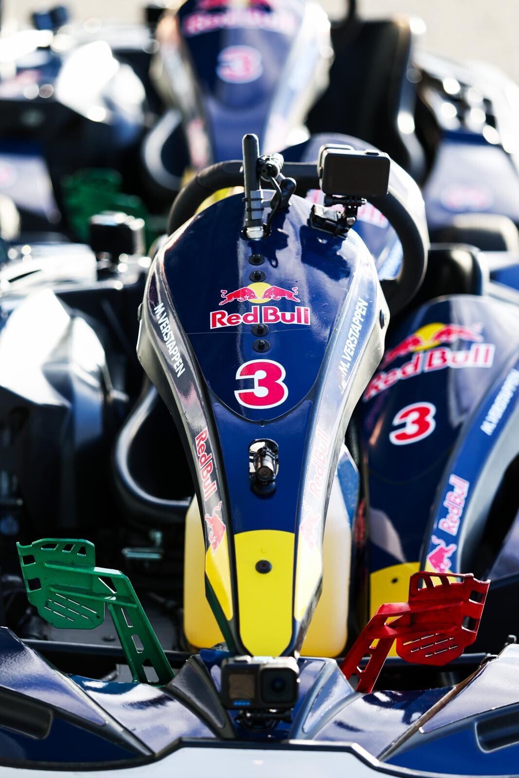 Max vs 100: l’impresa del campione olandese