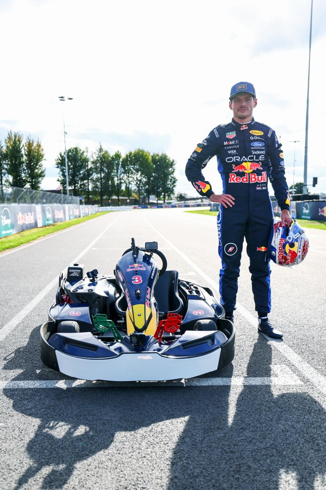 Max vs 100: l’impresa del campione olandese