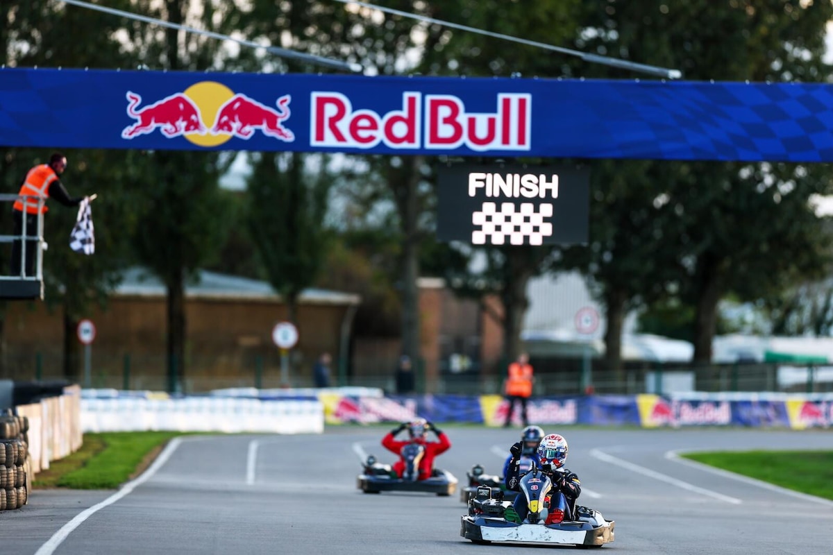 Max vs 100: l’impresa del campione olandese