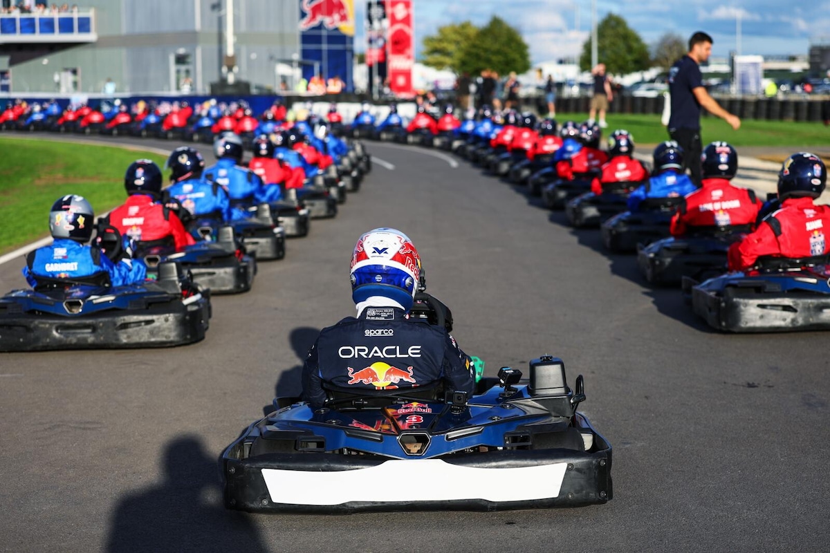 Max vs 100: l’impresa del campione olandese