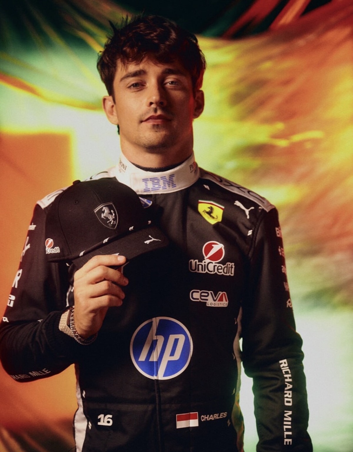 Charles Leclerc, il nuovo look per Singapore