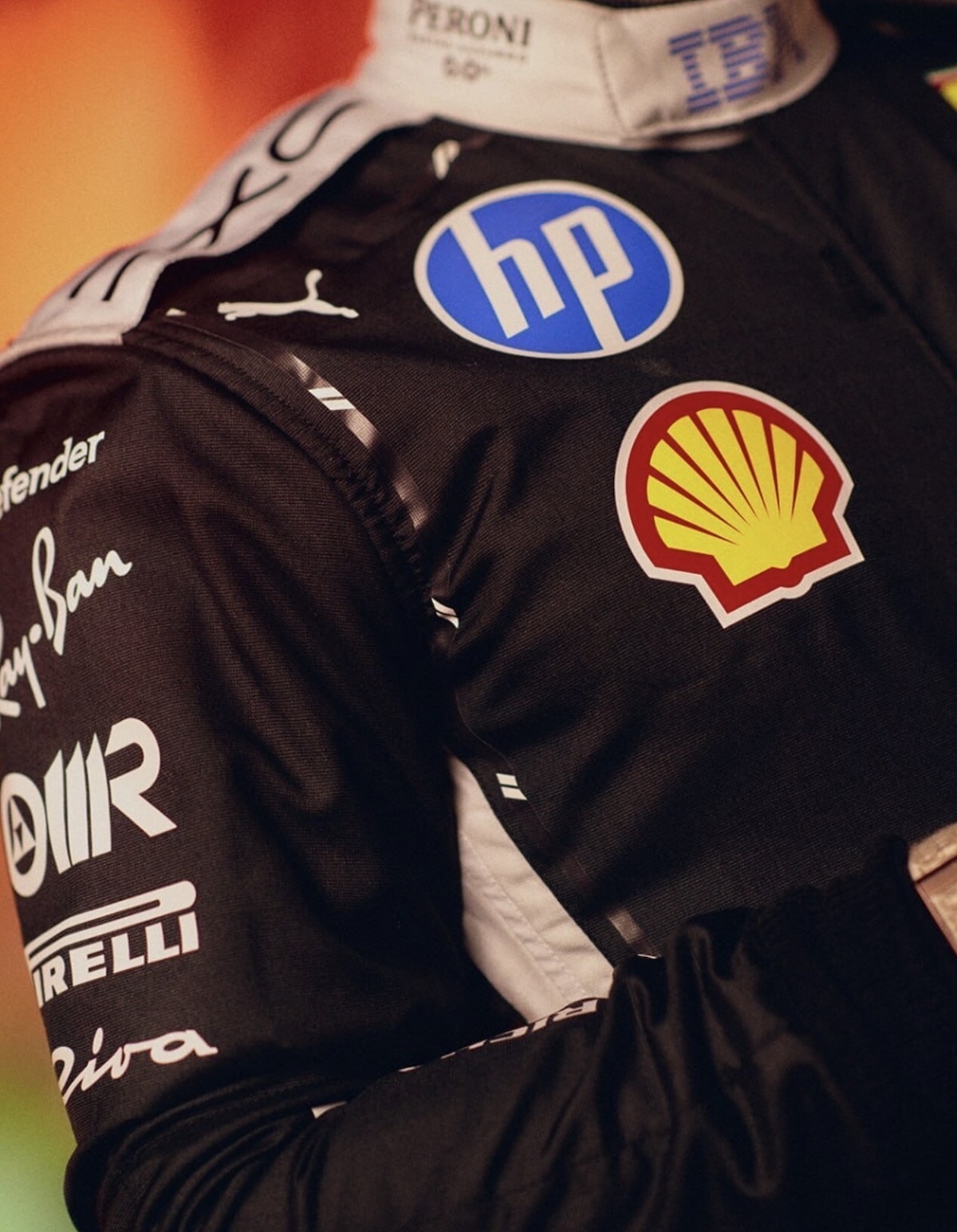 Charles Leclerc, il nuovo look per Singapore