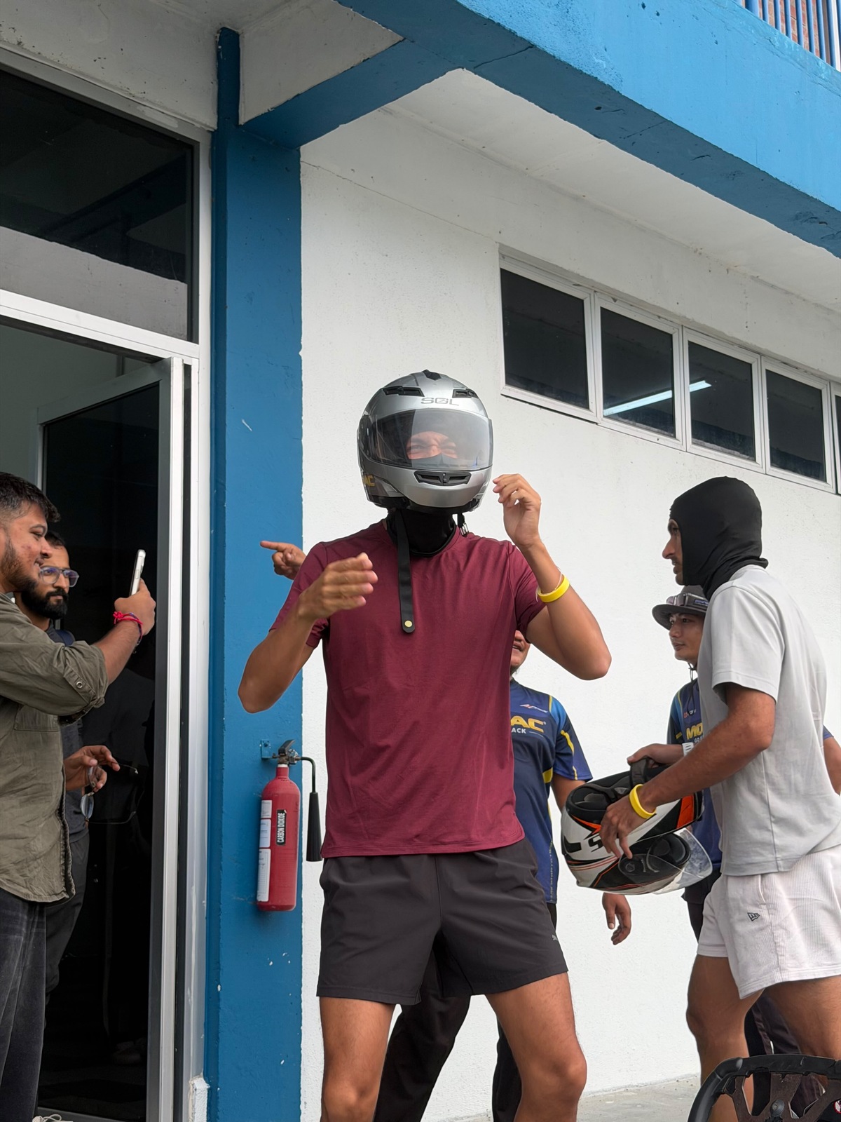 F1, piloti in vacanza insieme tra kart, natura e scacchi