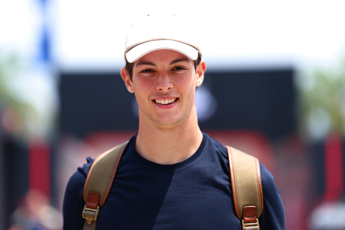 Si accendono i riflettori sul paddock di Sepang
