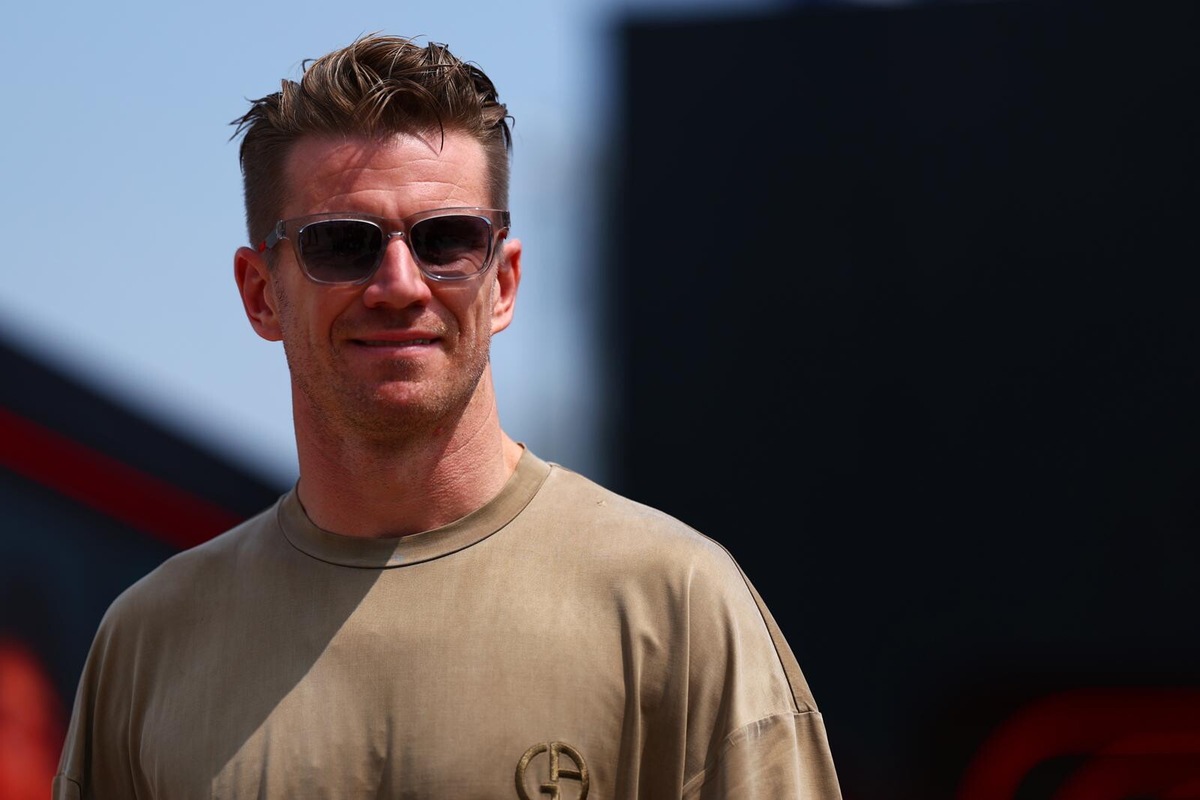 Si accendono i riflettori sul paddock di Sepang