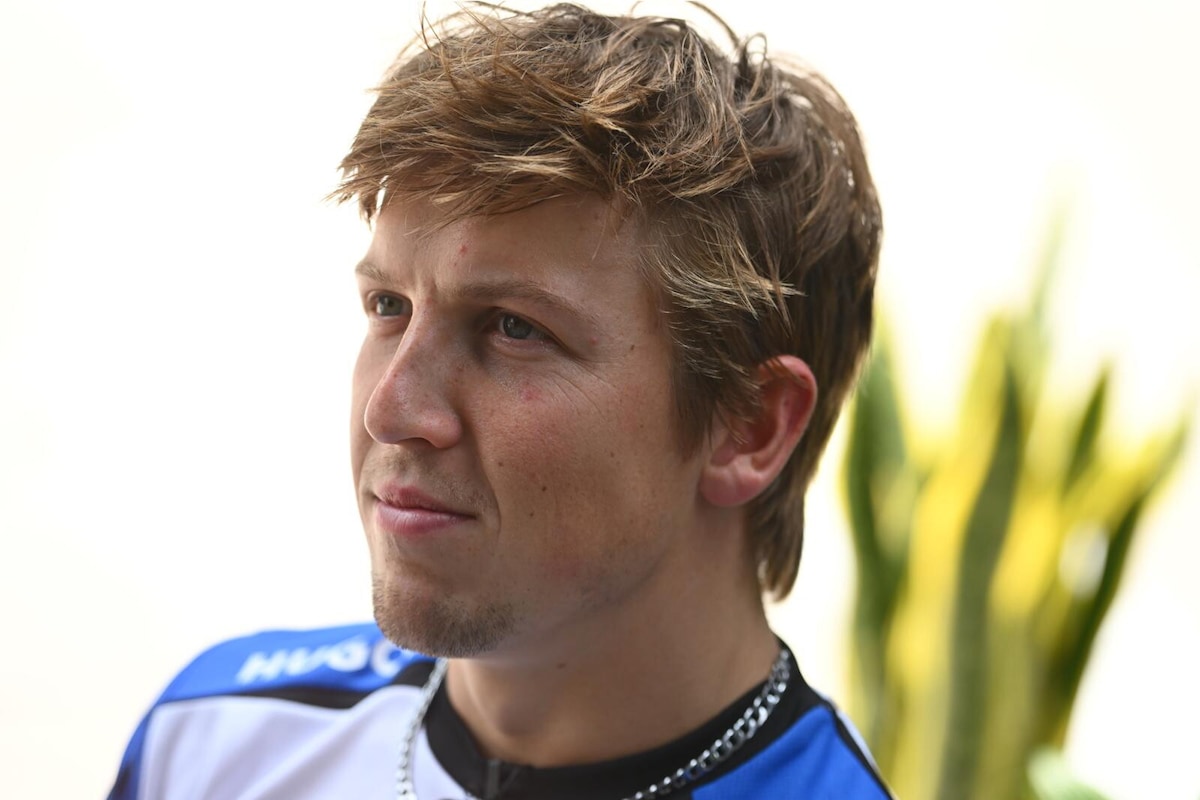 Si accendono i riflettori sul paddock di Sepang