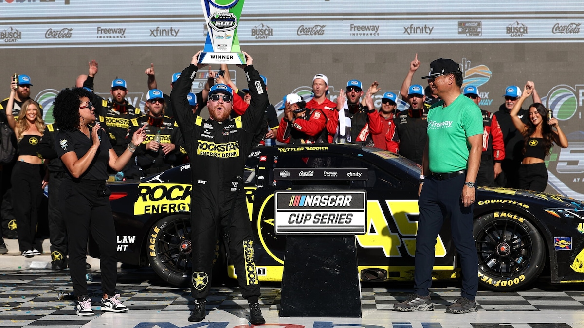 NASCAR: Reddick vince a Phoneix, Bell aggancia Larson