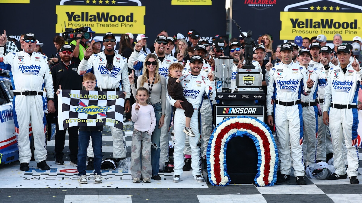 Larson quasi campione a Talladega