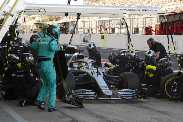 Pirelli, GP Messico: mescole più dure soluzione al graining
