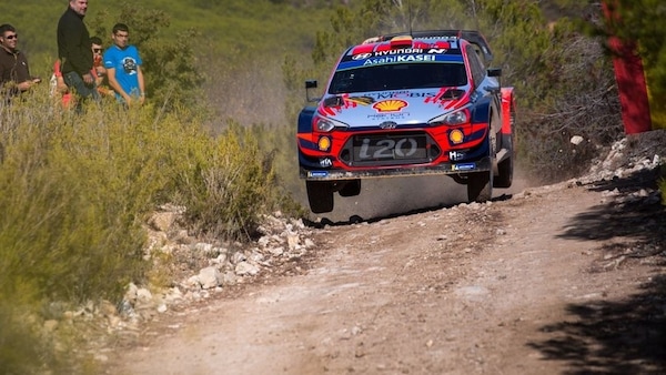 WRC, Rally Catalogna: tre Hyundai in testa