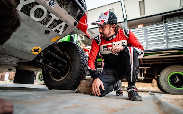 Alonso, preparativi alla Dakar 2020 in Arabia