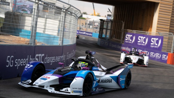 Formula E, ancora Sims in pole a Diriyah