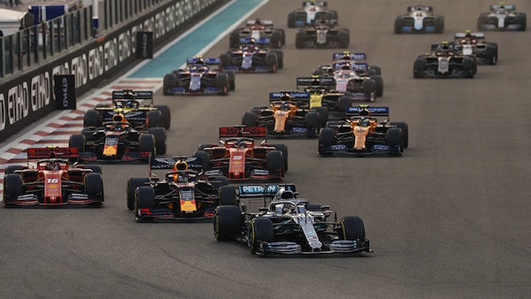 GP Abu Dhabi F1, analisi gara: Hamilton chiude in bellezza