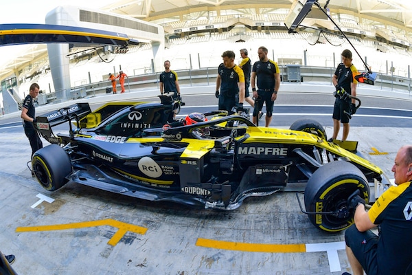 Test Abu Dhabi-1, Ocon debutta con Renault