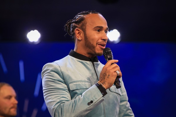 Hamilton maxi-donazione per la lotta agli incendi in Australia