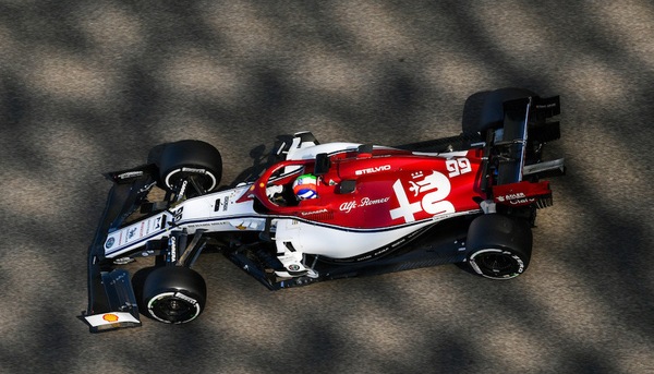 F1 Alfa Romeo, presentazione in pitlane a Barcellona