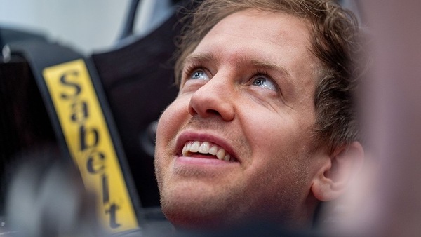 Ferrari: Vettel prova il sedile sulla nuova monoposto F1 2020 FOTO