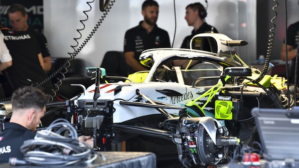 Mercedes, power unit pronte tra intoppi veri o presunti