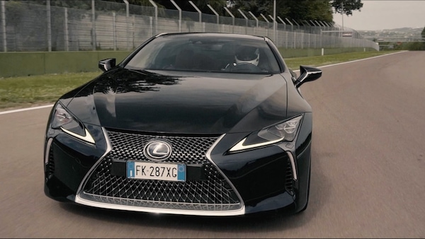 Hot Lap di Riccardo Piergentili: Lexus LC 500h Sport+