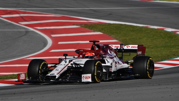 Test Barcellona 2, Kubica porta Alfa Romeo al top
