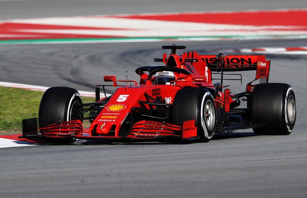 Test Barcellona: Ferrari in testa, Mercedes ferma