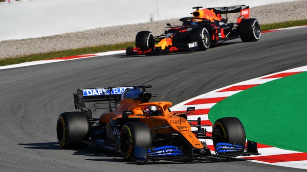 Sainz: McLaren è veloce, la 'macchina rosa' è imprevedibile