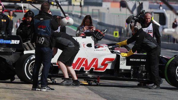 Haas, dubbi sul futuro in F1: 'Benefici solo tra i primi 5'
