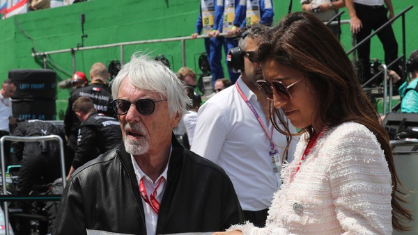 Ecclestone: "Mercedes deve seriamente pensare di prendere Vettel"