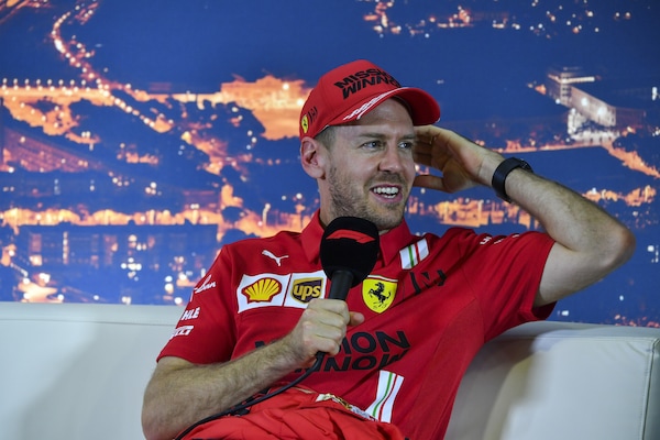Vettel è il solo che sta correndo e con il cuore in gola!