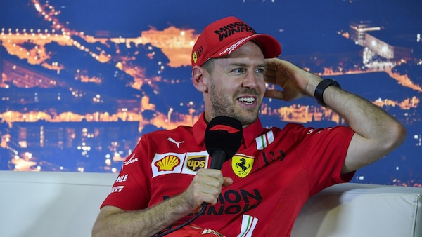 Vettel è il solo che sta correndo e con il cuore in gola!