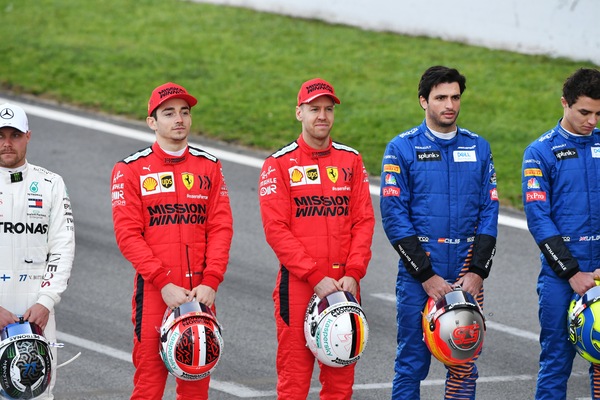 In Ferrari con lui, egli e l’altro
