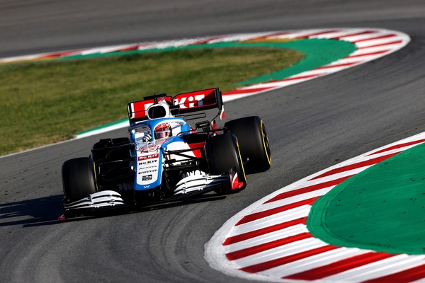Russell, sogno Mercedes: "A chi non piacerebbe correre con loro?"