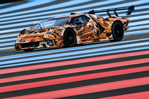 Lamborghini SCV12, animale da pista