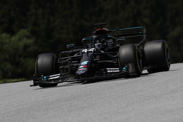 Gp Austria, Hamilton tuona: "Le trattative di rinnovo non sono ancora cominciate!"